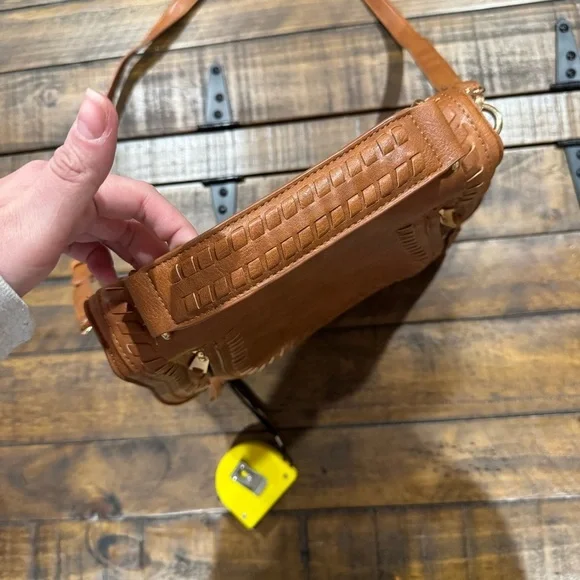 Urban Expressions Khloe Tan Western Boho Bohemian Saddle Shaped Crossbody Purse - Picture 6 of 15